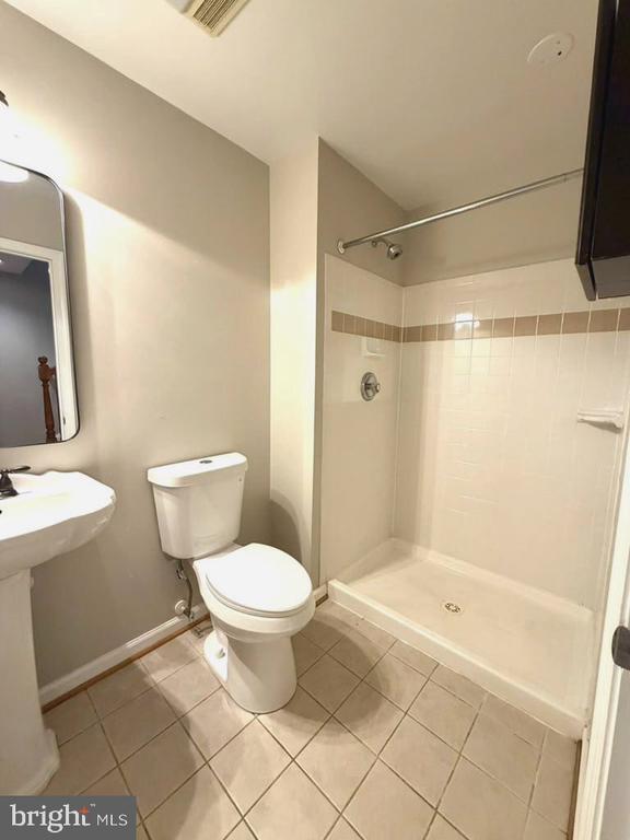 Building Photo - 43416 Sperrin Ct