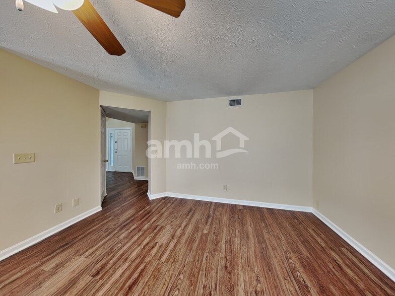 Building Photo - 6043 Polonius Ct