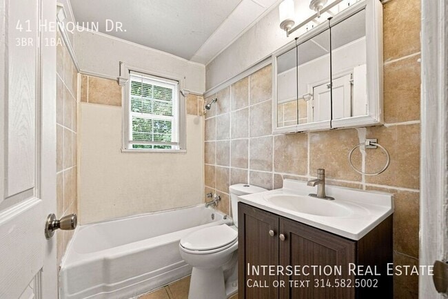 Building Photo - 41 Henquin Dr