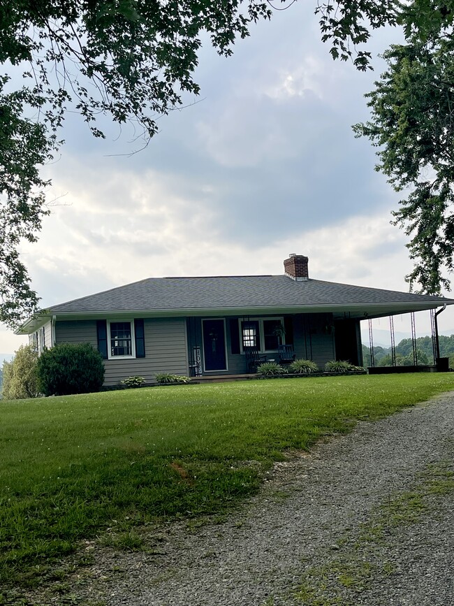 Primary Photo - 567 Longshot Ln