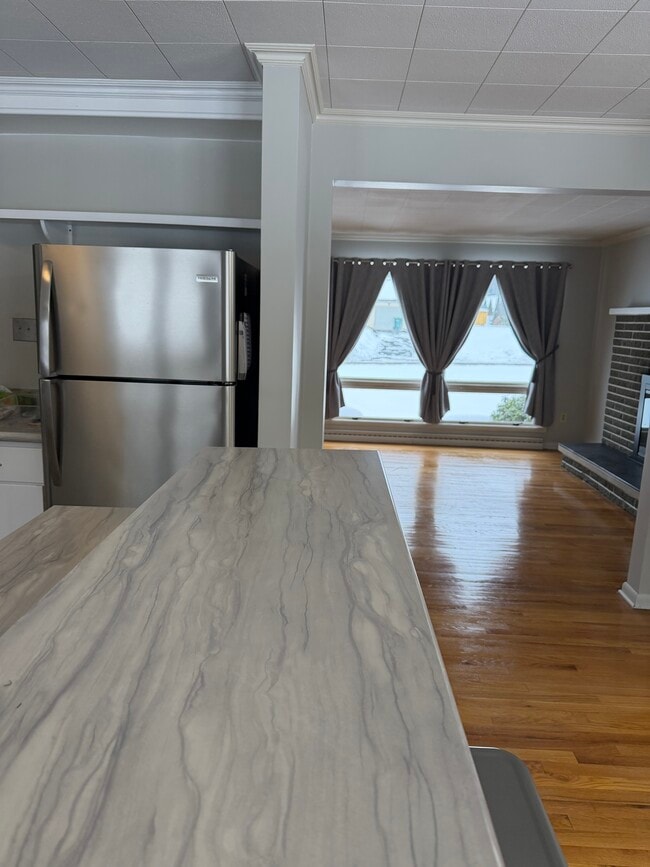 Building Photo - 26 E Oakwood Wy