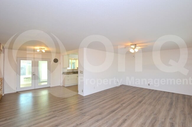 Building Photo - 1305 E Downing St