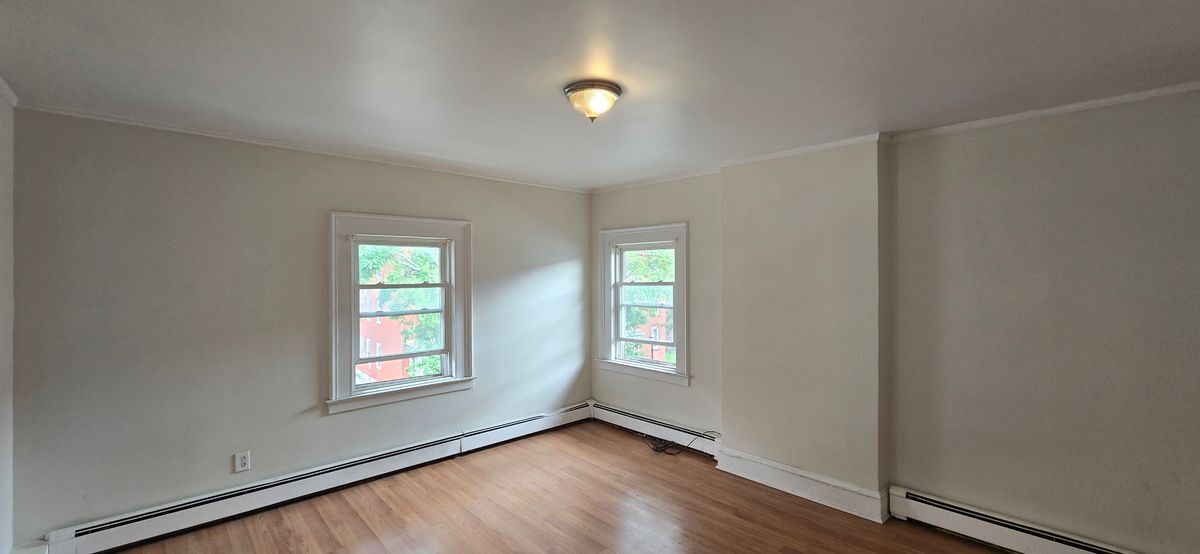 Building Photo - 479 Broad St
