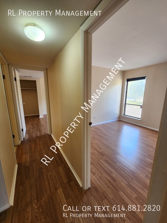 Building Photo - Charming 2 bedroom 1 bathroom condo near O...