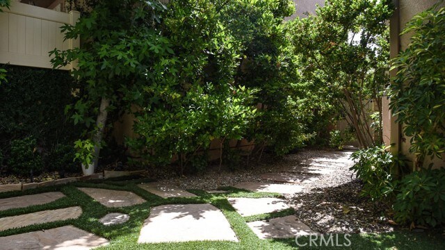 Building Photo - 3669 El Encanto Dr