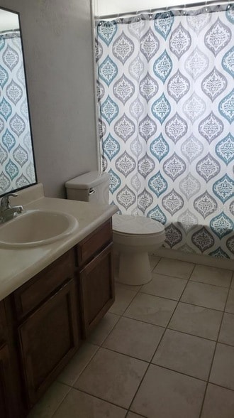 Building Photo - 1311 Alfonso Cir