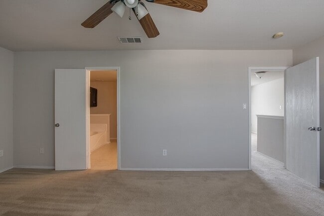 Building Photo - 3920 Malibu Sun Dr