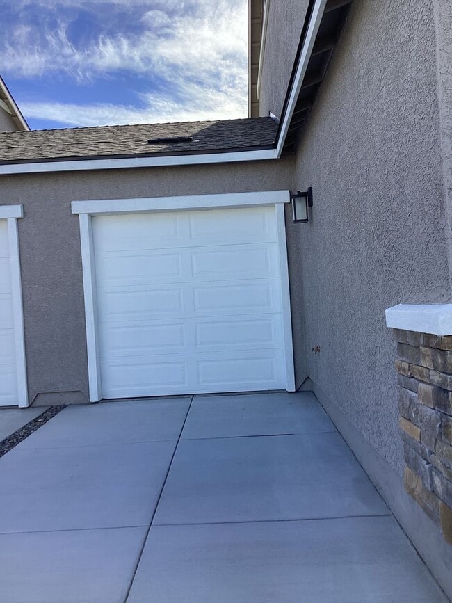 Building Photo - Beautiful home North Valleys, Centrally Lo...