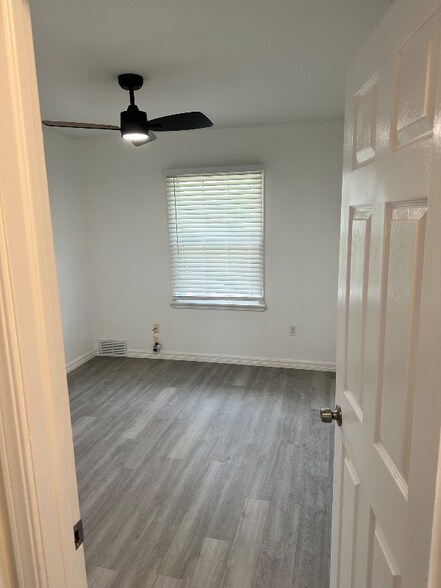 Building Photo - 4307 NW Ridgecrest Dr
