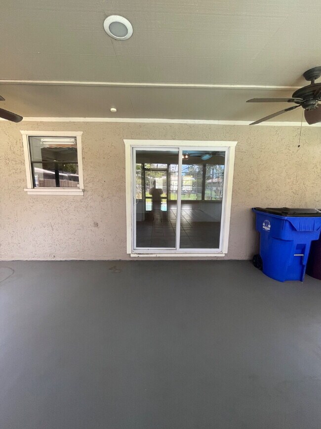 Building Photo - 3/2 Pool Home in St. Cloud, Florida