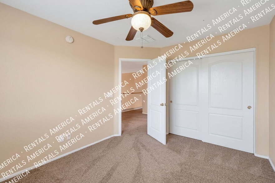 Building Photo - 629 E Saddle Way
