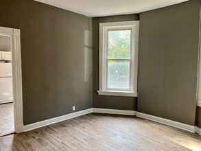 Building Photo - 823-825 Oak St