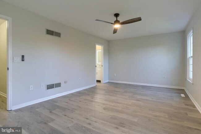 Building Photo - 2065 Raleigh Rd