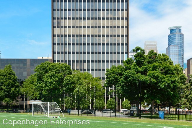 Building Photo - 507 E 14th St