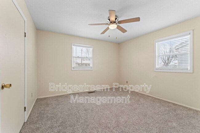 Building Photo - 230 Pat Ln