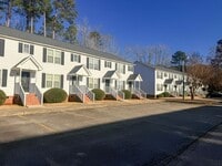 Building Photo - 111 Henley Pl