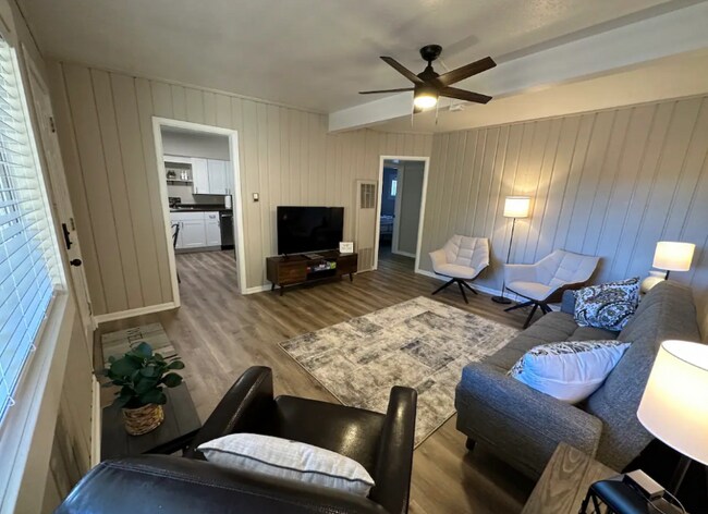 Building Photo - 8220 W Hwy 24