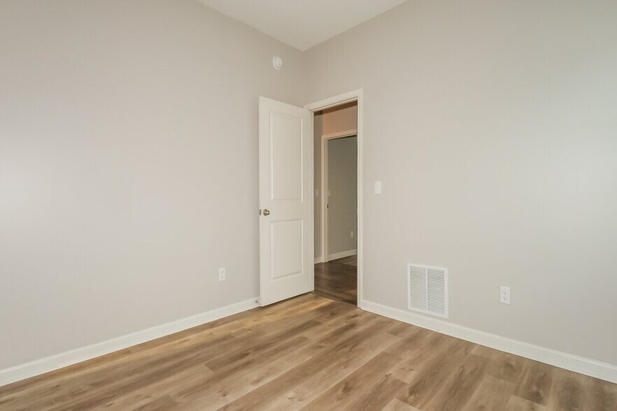 Building Photo - 445 Beau Tisdale Dr