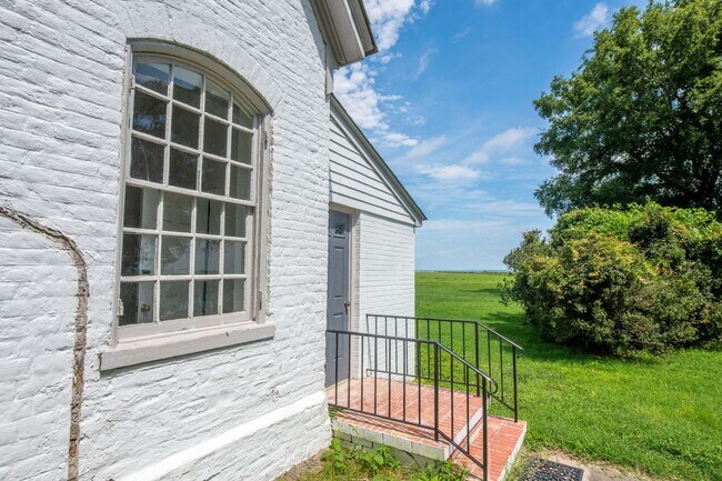 Building Photo - UNIQUE OFFERING-HISTORIC CAPE COD ON URBAN...
