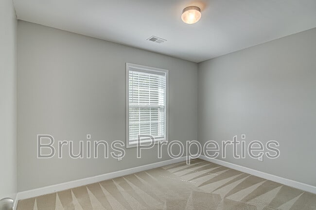 Building Photo - 4612 Dry Creek Ct