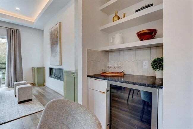 Building Photo - 7120 Gary St