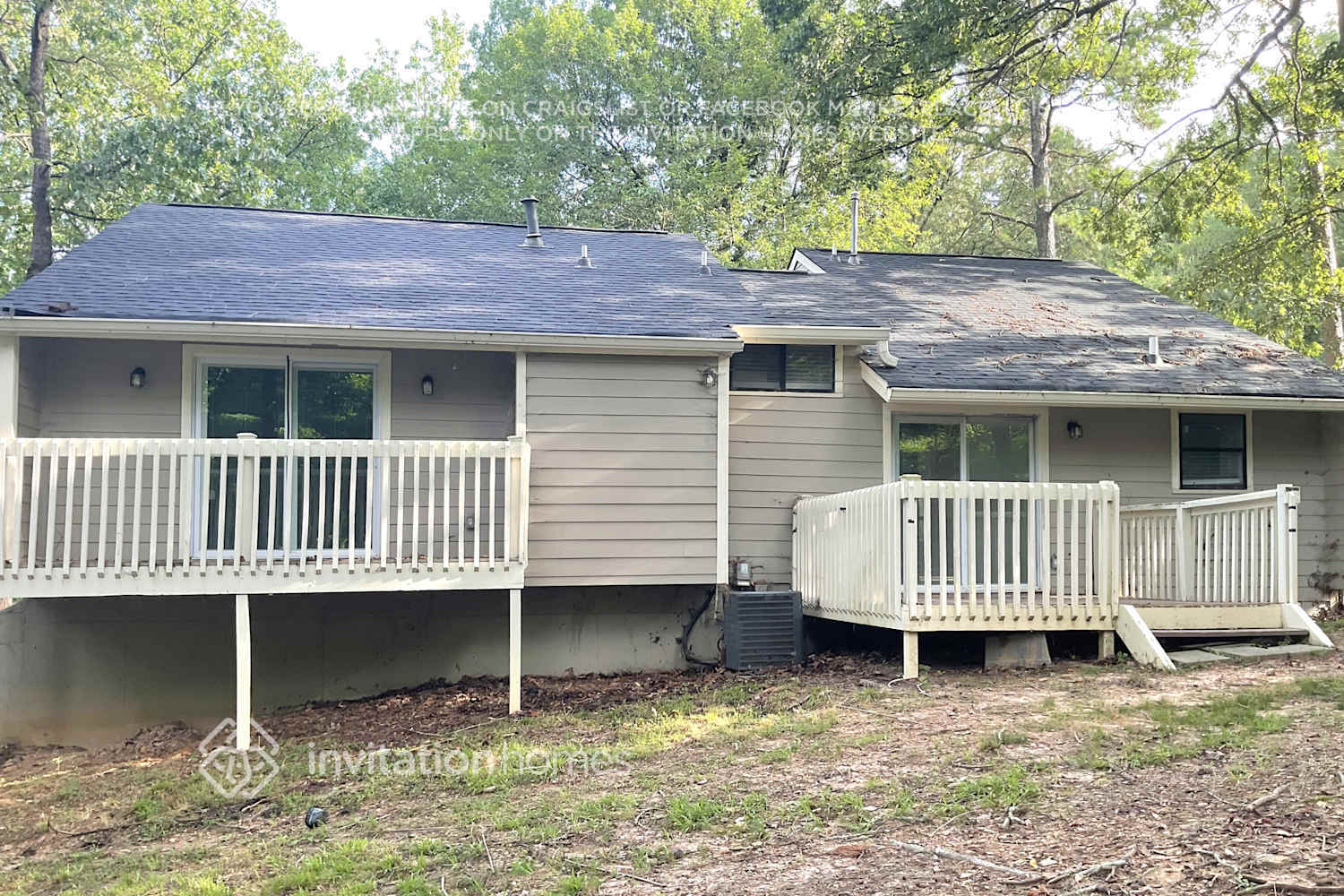 Building Photo - 6132 Lakeshore Dr SE