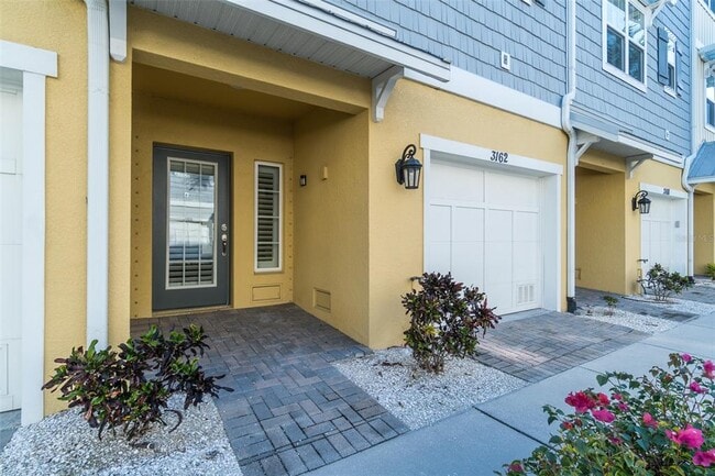 Building Photo - 3162 Moorings Dr S