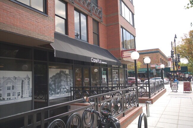 Building Photo - Top-Floor 1BR/1BA in Iconic Dupont Circle ...