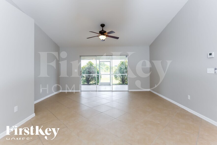 Building Photo - 4709 Nora Ave S