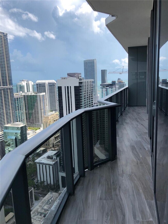 Building Photo - 801 S Miami Ave