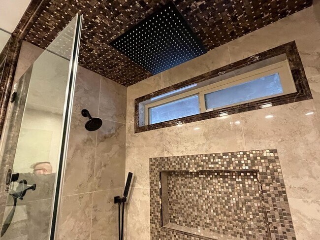 Building Photo - Elegant North Glendale Retreat with Premium Upgrades