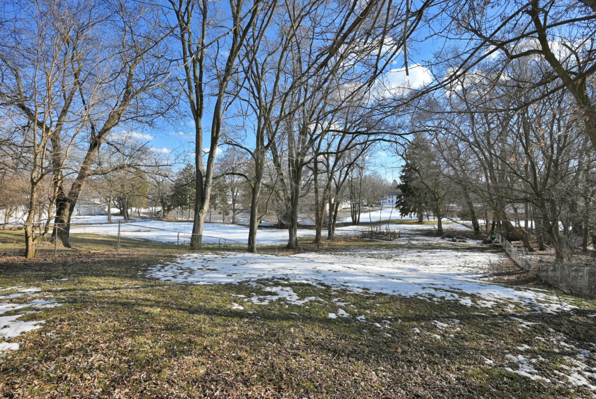 Building Photo - 224 Crest St