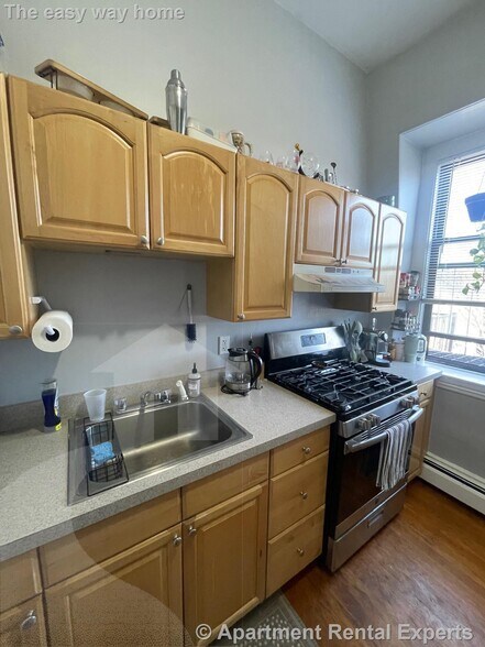 Building Photo - 61 Adams St