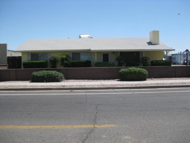 3 Bedroom House @ Entrance of Park - Maryland West MHP