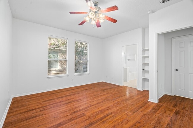 Building Photo - 15327 Hickory Dale St