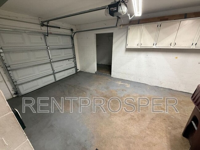 Building Photo - 8340 Le Mesa St