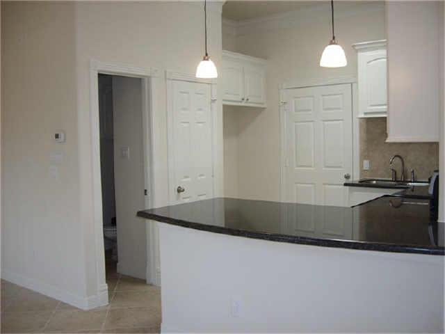 Building Photo - 16020 Fountainview Dr