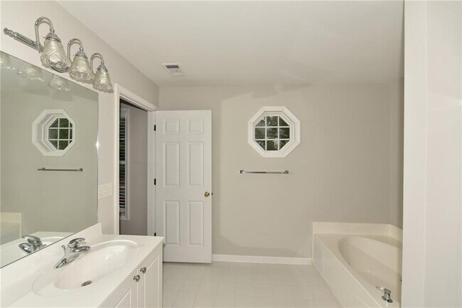 Building Photo - 3546 Spring View Ct