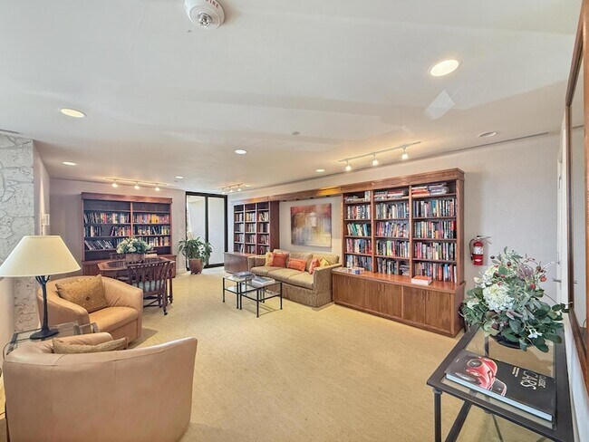 Building Photo - 5080 N Ocean Dr