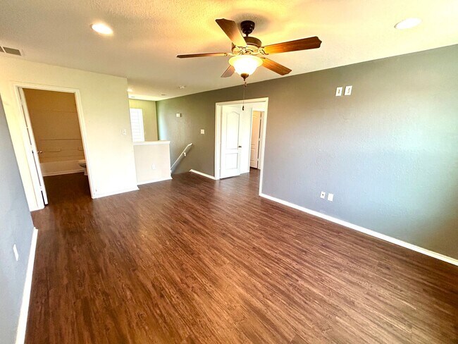 Building Photo - *COMING SOON* 3 Bedroom / 2.5 Bath Home W/ Office Room Near Brooks City Base!