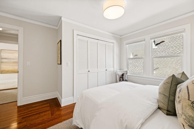 Building Photo - 105 Pepper Ave