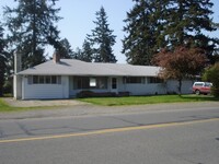 Building Photo - Spacious 3 Bedroom 1 3/4 Bath in Tacoma!!!!