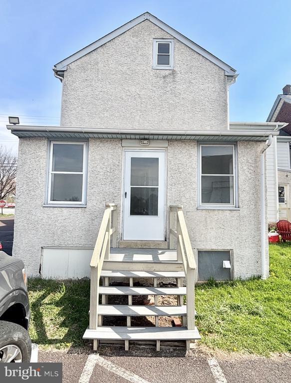 Building Photo - 381 W Ridge Pike