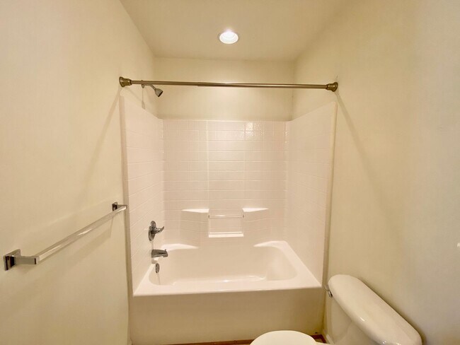 Building Photo - READY July 1st!! End-Unit Condo with Commu...