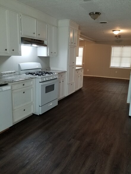 Building Photo - 1044 Brookley St