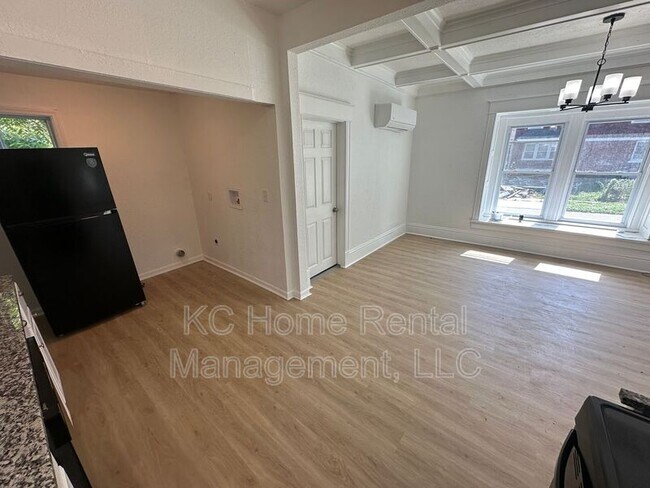 Building Photo - 2958 Lockridge Ave