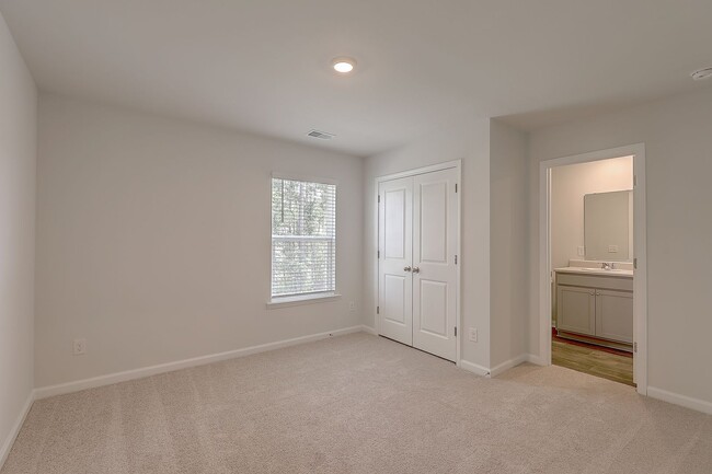Building Photo - Shady Oaks Subdivision!