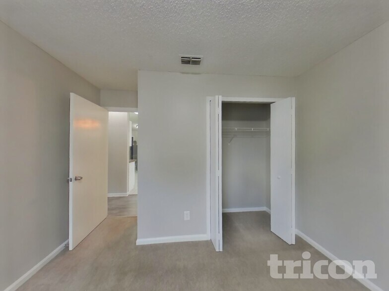 Building Photo - 341 Silent Brook Trail