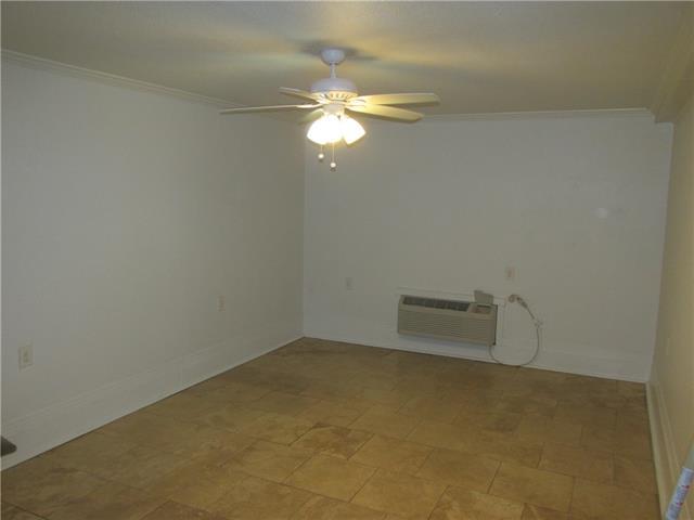 Building Photo - 2220 Barracks St