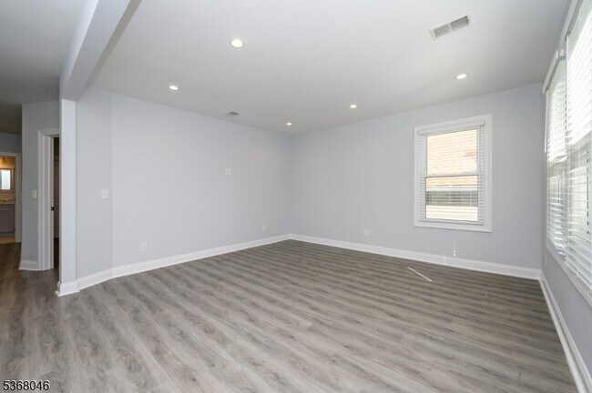Building Photo - 32 Woodland Ave
